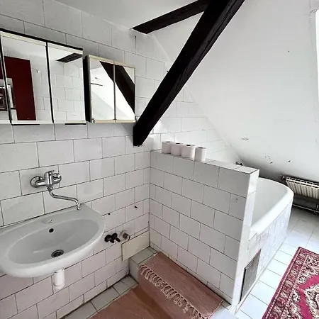 Loft Close To Metro Palmovka Lägenhet